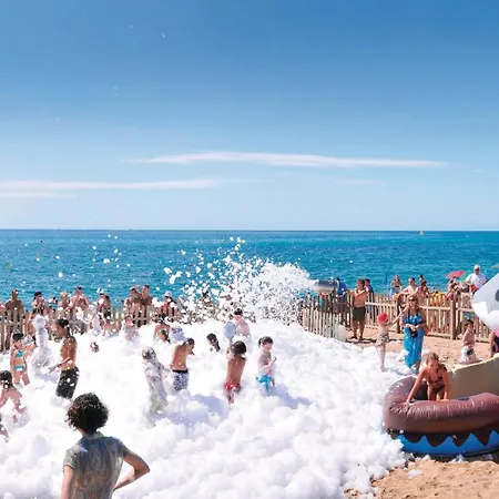 Dom wakacyjny In With House Sea View