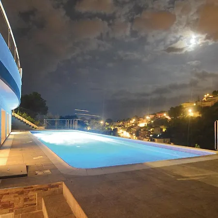 In With House Sea View *